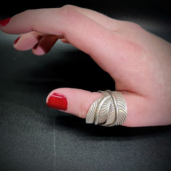 Thai Fine Silver Adjustable leaf ring by Karen Hill Tribe Silversmiths - Picture 7 of 11